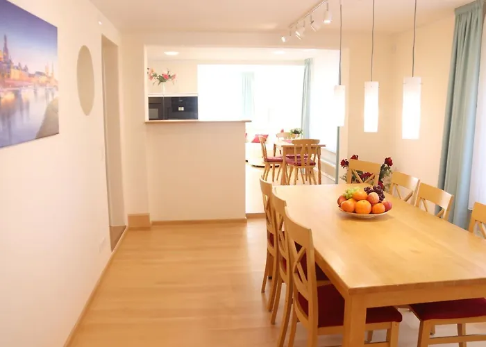 Liebevoll eingerichtetes Haus mit großem Garten in Dresden - Telefonnummer und Video unter www fhvn de